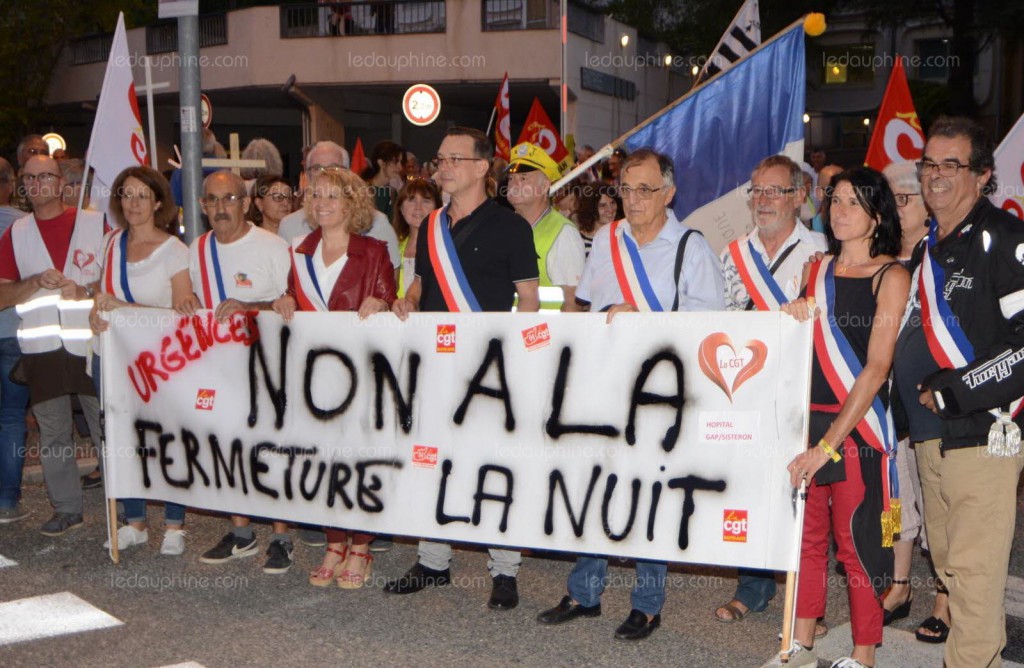 Parmi les maires, on notait la présence de Florence Cheilan (Entrepierres), Frédéric Dauphin (Peipin), René Avinens (Aubignosc) et Jean-Jacques Lachamp, maire de Nibles et président des maires ruraux des Alpes-de-Haute-Provence. Photo Le DL /René GALVEZ