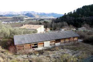 Terrain de 920 m2 à l'entrée du village